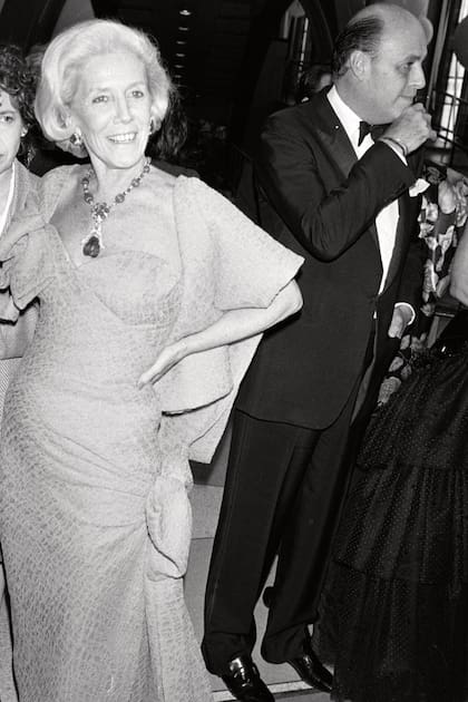 La argentina Amalita Lacroze de Fortabat compartió con Reinaldo un evento a beneficio de Unicef en Nueva York, en mayo de 1988.