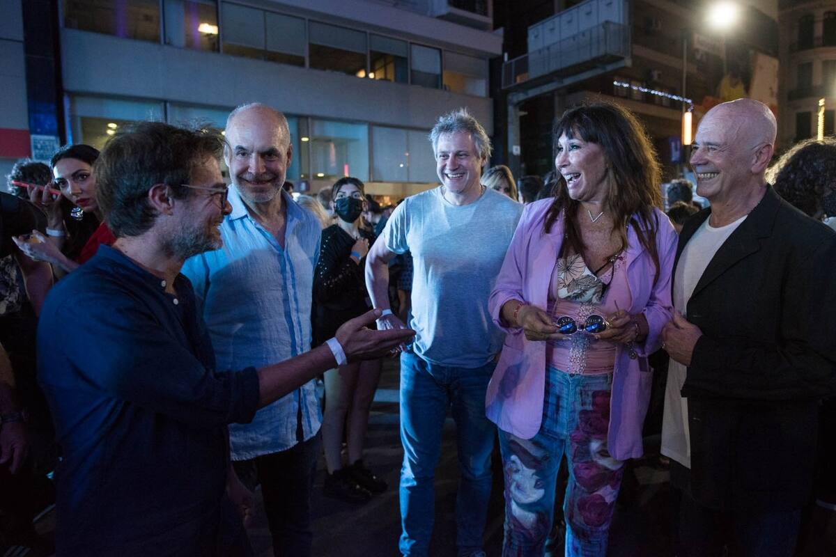 La Argentina celebró el regreso de la actividad teatral y musical