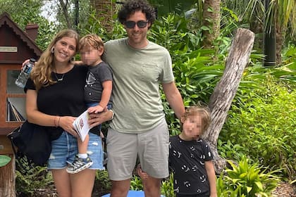 La argentina Cindy Chullmir tiene dos hijos nacidos en Estados Unidos, que no pueden ingresar al país, por un decreto que prohíbe la entrada de extranjeros que tiene validez hasta el 11 de octubre