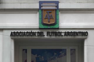 La AFA trianguló dinero que le dio la Conmebol