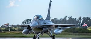 Otros seis aviones cazas F-16 llegaron a Río Cuarto y se suman a la Fuerza Aérea