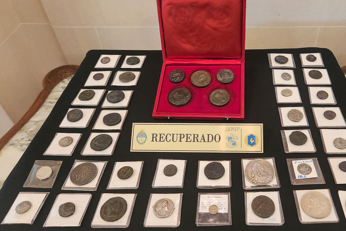 La Argentina le restituyó al Estado Italiano una colección de monedas del Imperio Romano recuperadas por la Aduana