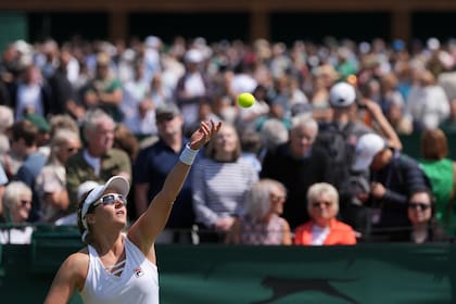La argentina Nadia Podoroska debutó en Wimbledon con una victoria ante la checa Tereza Martincova