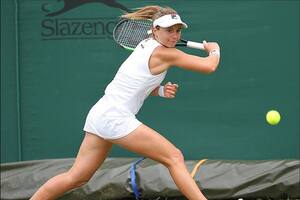 La argentina Nadia Podoroska debutó en Wimbledon y venció a la estadounidense Ann Li.