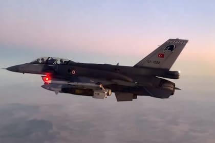 La Argentina pautó la compra de 24 aviones F-16