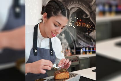 La argentina se desempeña como chef en un hotel de Qatar
