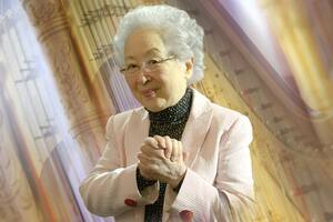 La arpista y mecenas Yoko Nagae Ceschina