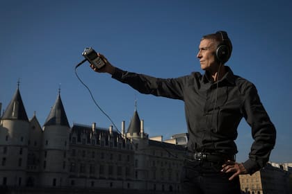La arqueóloga sonora, Mylène Pardoen, trabaja para restituir la particular sonoridad de Notre Dame tras el incendio