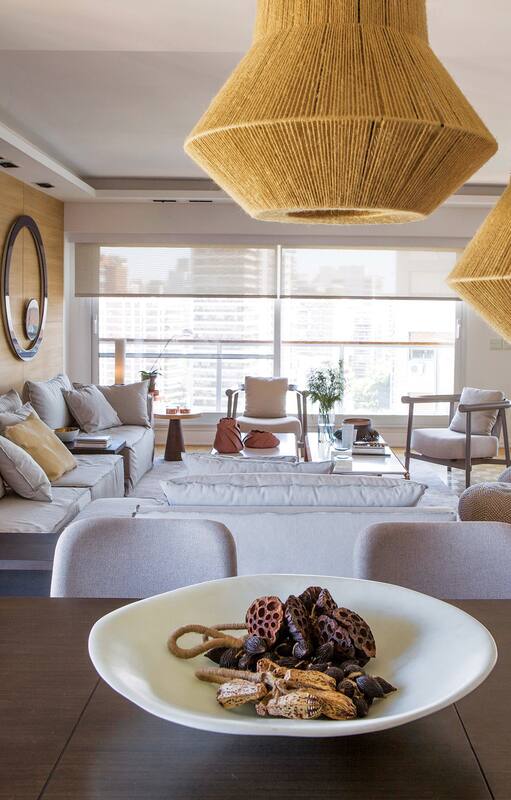 La arquitecta Diana Reisfeld tomó el desafío de renovar íntegramente un departamento en Belgrano, y le dio una identidad única gracias al equilibrio perfecto entre la luz y la combinación de texturas.