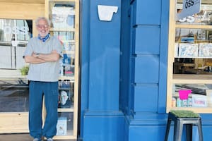 “La arquitectura, el arte, la lectura, la música y el café, son mis grandes pasiones y Öss es un combo de todas esas pasiones y saberes”, dice Fernando Iglesias Molli, dueño de Öss Kaffé