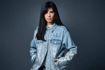 La artista chilena conduce el episodio de BIOS dedicado a Gustavo Cerati