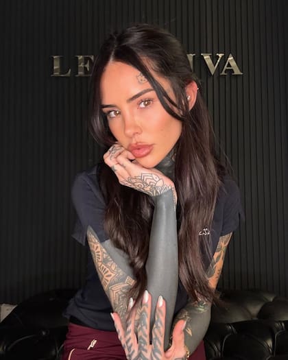 La artista compartió parte del proceso a través de sus redes sociales (Foto: Instagram @candelariatinelli)
