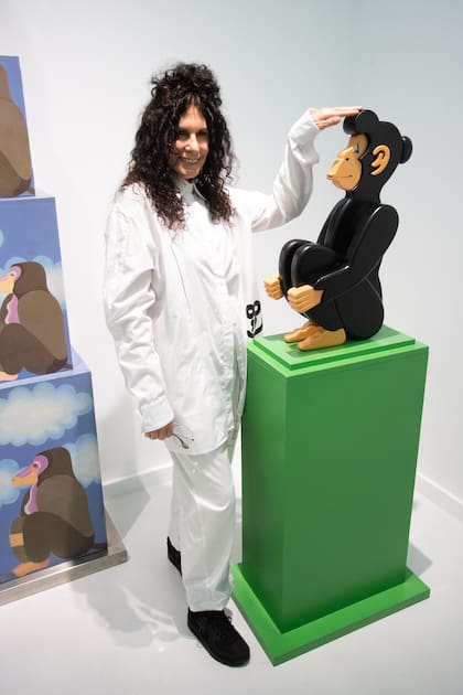 La artista Cynthia Cohen, invitada especial en "Había una vez...." junto a Conga y Cha Cha Cha, las monas de Edgardo Giménez.