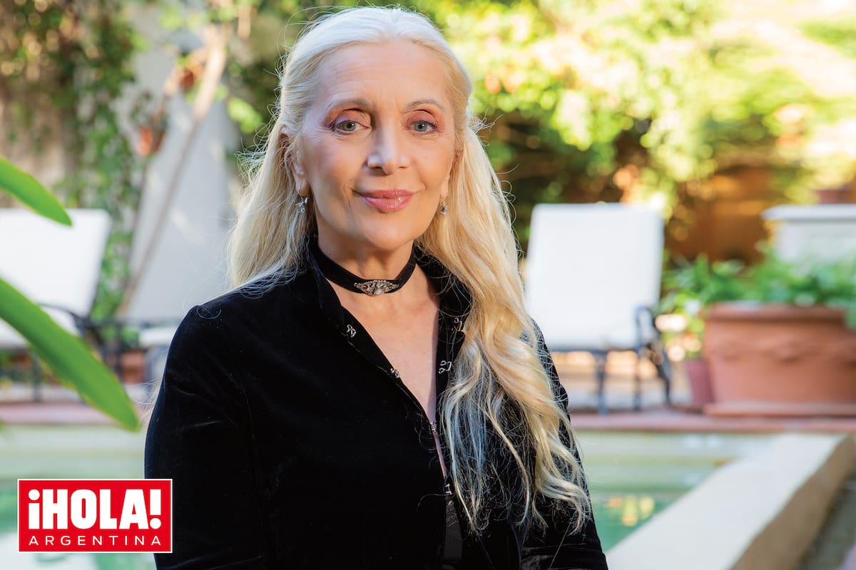 La artista dejó Mar del Plata, donde vive, para ser parte de la gira con la que la Trova Rosarina celebra los cuarenta años del lanzamiento del disco Tiempos difíciles. “Vienen siendo shows muy emotivos y hasta he llorado cantando. Para mí resulta movilizante, porque el tiempo no existe en el escenario y, de repente, estoy ahí cantando y tengo 19 años”, contó.