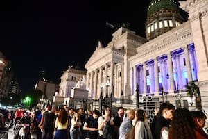 La artista Marta Minujín inaugurará el evento con su obra La Torre de Pisa de Spaghetti en el Centro Cultural Recoleta