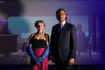 La artista Mónica Heller y el canciller Santiago Cafiero