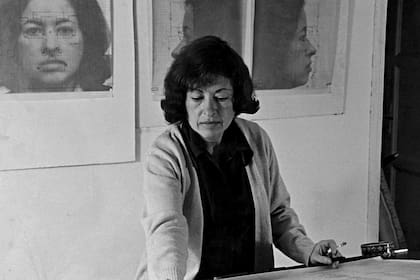 La artista Teresa Burga