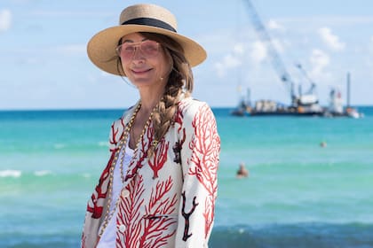 La artista Ximena Caminos realza el concepto del arte a escala urbana y hoy lidera un proyecto en Miami Beach que consta de un arrecife artificial de 11 kilómetros