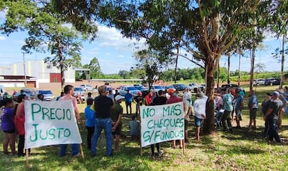 La asamblea que se realizó el jueves pasado en San Vicente contó con la presencia de dirigentes y diputados de la oposición, entre otros Cristian Castro, Ramón Amarilla, Francisco Fonseca, pero no fueron figuras del oficialismo
