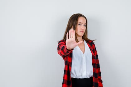 La asertividad es la habilidad de expresar nuestros sentimientos de manera clara y respetuosa (Foto: Freepik)