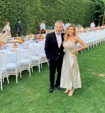 La asesora de imagen Valeria Parodi, amiga de Lulu, y Guillermo Azar.