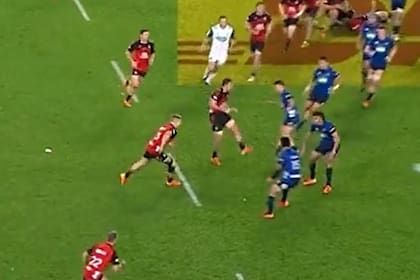 La asistencia de Matera para el último try de Crusaders