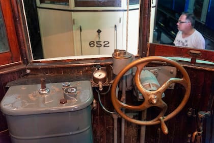 La Asociación Amigos del Tranvía (AAT) impulsa desde 1980 el recorrido del Tramway Histórico por el barrio de Caballito