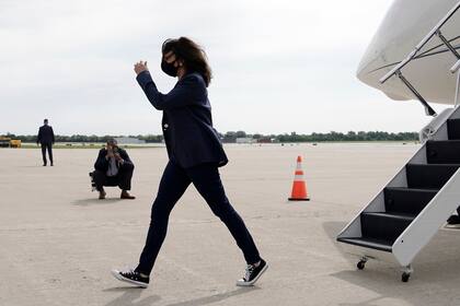 La aspirante a la vicepresidencia por el Partido Demócrata hace campaña con las míticas Chuck Taylor, un modelo que colecciona desde hace años.