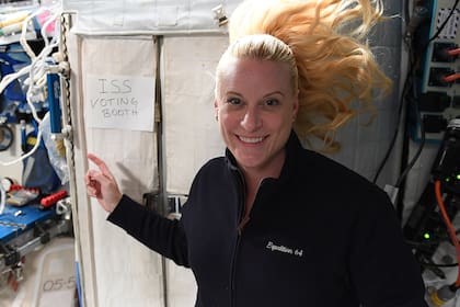 La astronauta Kate Rubins votó en la Estación Espacial Internacional