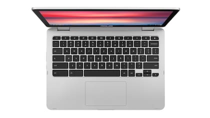 La Asus Chromebook C302CA debutó en el CES 2017 y lleva una pantalla táctil Full HD de 12,5 pulgadas, 4 u 8 GB de RAM, chip Intel Core M, entre 32 y 128 GB de almacenamiento interno, dos puertos USB-C y 1,2 kg de peso, además de un precio cercano a los 500 dólares