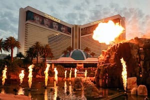 La atracción del volcán al frente del Mirage Hotel & Casino de Las Vegas, Nevada, pasó a ser un recuerdo