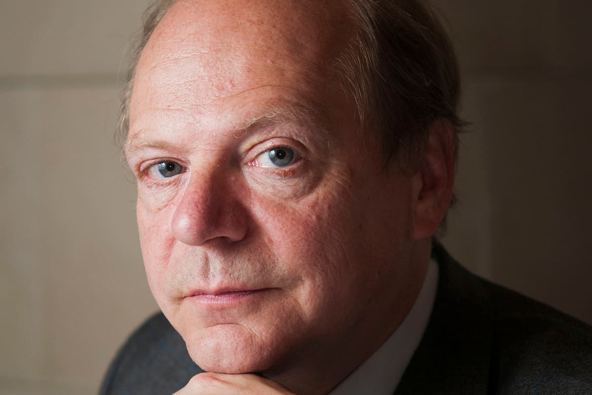 La atracción por el líder autoritario y los nacionalismos cuestiona la idea misma de democracia, afirma el historiador francés, que desde su disciplina aboga por un debate público menos agresivo