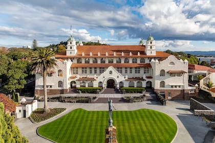 La Auckland Grammar School, donde trabaja el futbolista que le anotó un tanto a Boca en el Mundial de Clubes