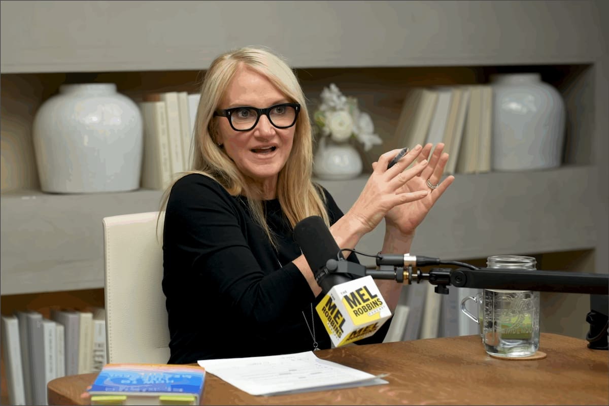 La autora estadounidense Mel Robbins compartió los consejos para aplicar su teoría "Let them" y recuperar la paz mental y energía
