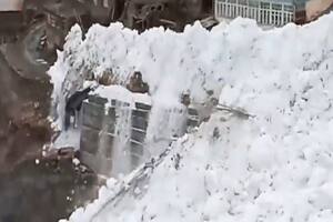 La avalancha tapó todos los accesos al pueblo. Fuente: Twitter