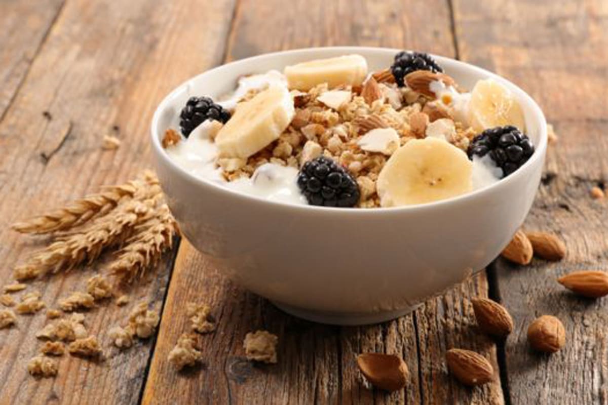 La avena es una excelente fuente de nutrientes esenciales como la vitamina B1