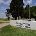 Un instructor de vuelo murió al caer de una avioneta: su alumna pudo aterrizar