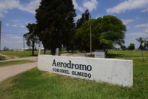 Un instructor de vuelo murió al caer de una avioneta: su alumna pudo aterrizar