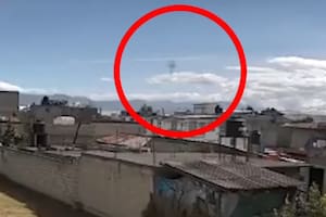 La avioneta intentó aterrizar de emergencia y se estrelló contra un depósito