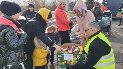 La ayuda de la comunidad de Cracovia, Polonia, a los refugiados ucranianos