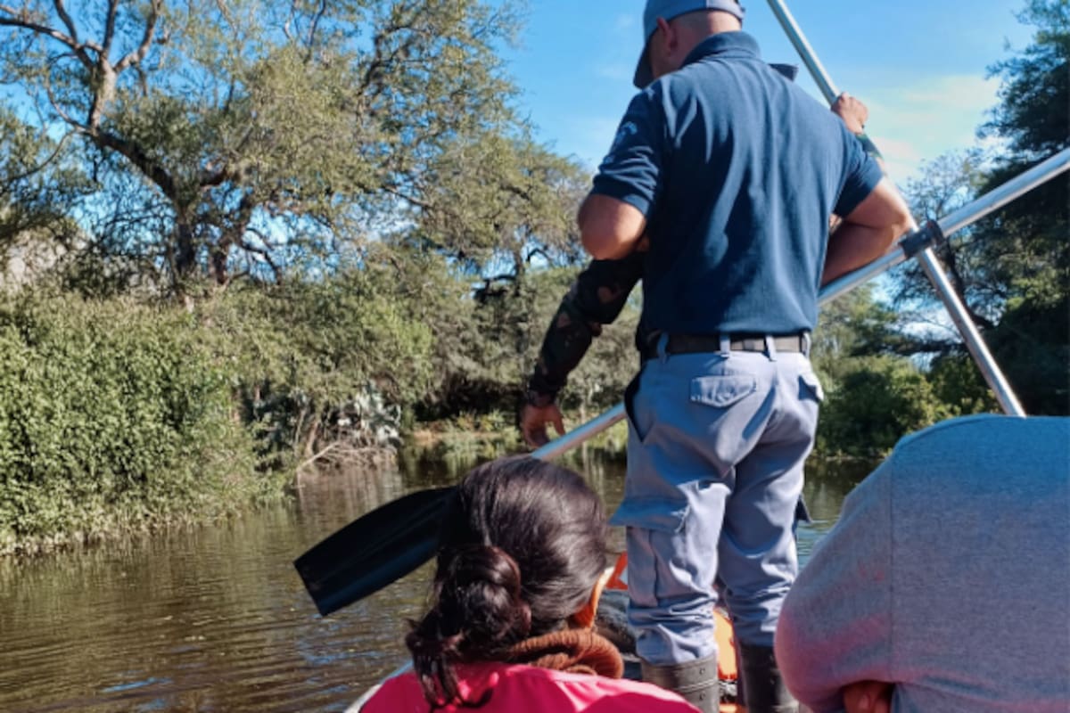 La ayuda para algunas zonas solo puede llevar en lancha o bote