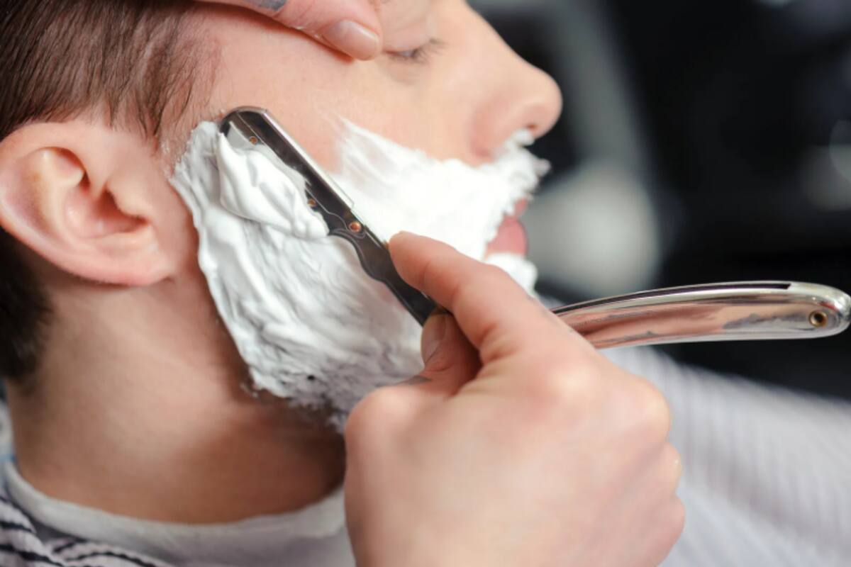 La bacteria fue transmitida en el filo de la navaja para afeitarse