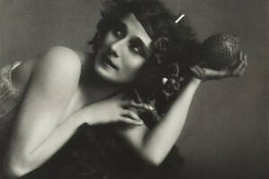 La bailarina rusa Anna Pavlova, fotografiada en 1919 en Buenos Aires por Frans van Riel
