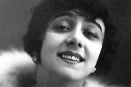 La bailarina rusa y actriz de cine mudo Vera Karalli