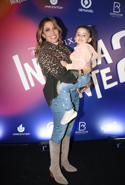 La bailarina Virginia Gallardo y su hija Martina