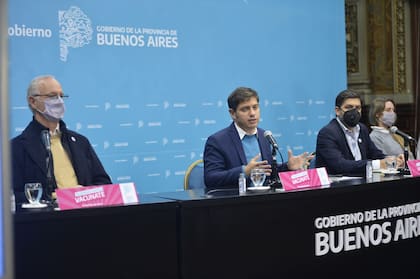 La baja en los casos de contagios cada cien mil habitantes habilitó el regreso a clases presenciales en el AMBA; intendentes del interior buscan el mismo aval