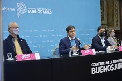 La baja en los contagios permitirá el regreso a las clases presenciales en el AMBA, anunció el gobernador bonaerense