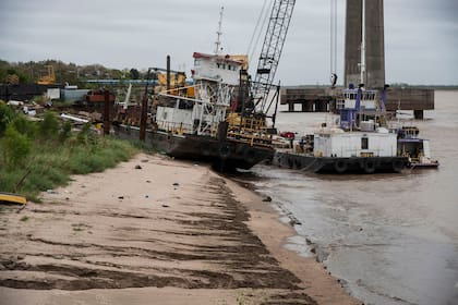 La bajante y la pandemia hicieron estragos en el rubro de la pesca, porque la falta caída del consumo de pescado hizo derrumbar el precio