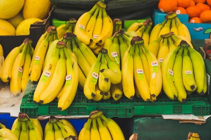 La banana genera sensación de saciedad y por eso evita el consumo de snacks poco saludables
