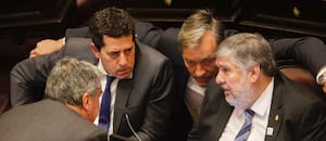 El kirchnerismo respaldó a un juez que viajó a Lago Escondido y puso en pausa la doctrina del “lawfare”